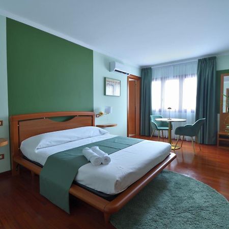 Le Cinema Bed & Breakfast Formia Exterior photo