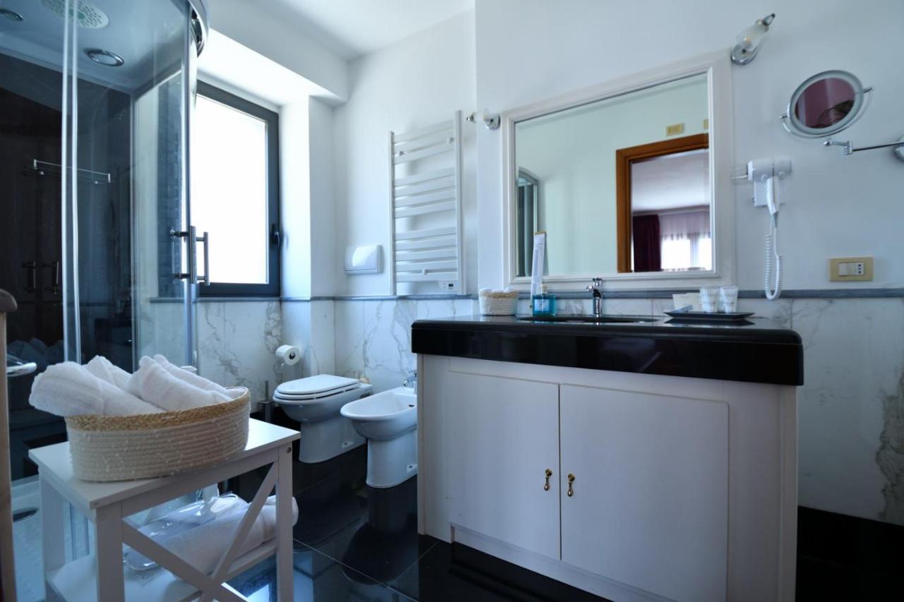 Le Cinema Bed & Breakfast Formia Exterior photo