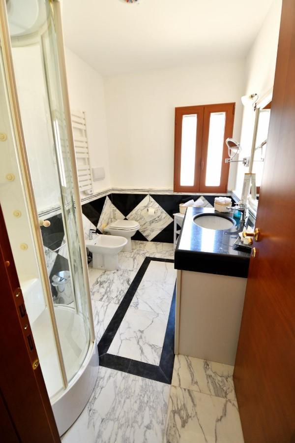Le Cinema Bed & Breakfast Formia Exterior photo
