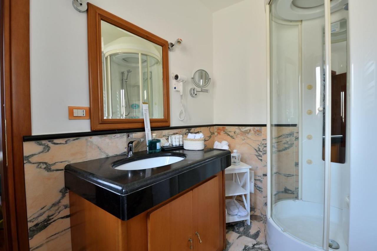 Le Cinema Bed & Breakfast Formia Exterior photo